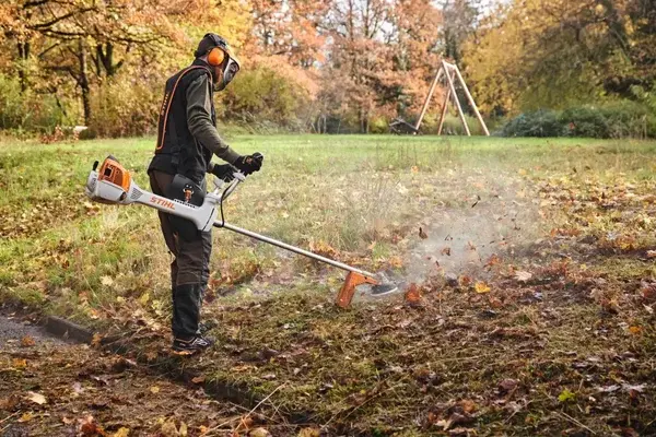 FS 461 C-EM με 2⁰ κοπτικό εξάρτημα